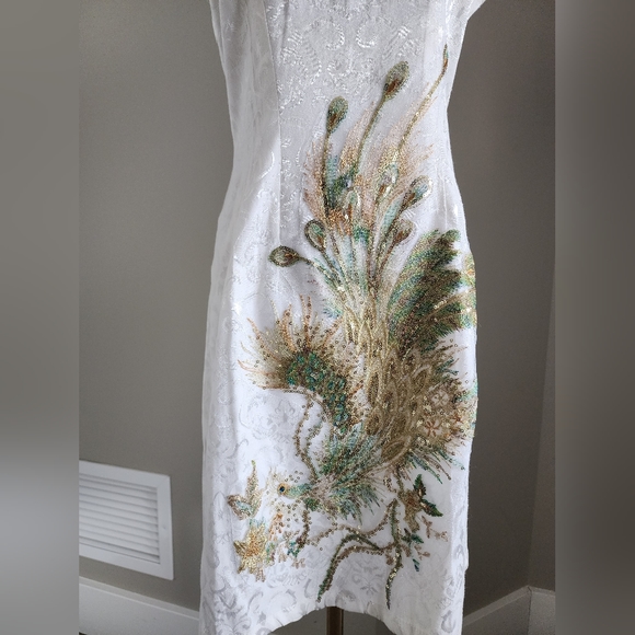 Chinese traditional QiPao, short length - Picture 3 of 12